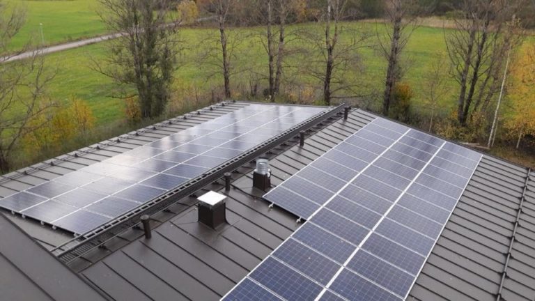 Aurinkopaneelit lisäävät menekkiään