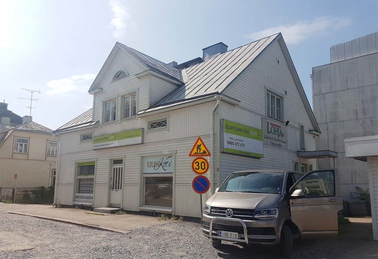 Pakettiauto tarpeeseen