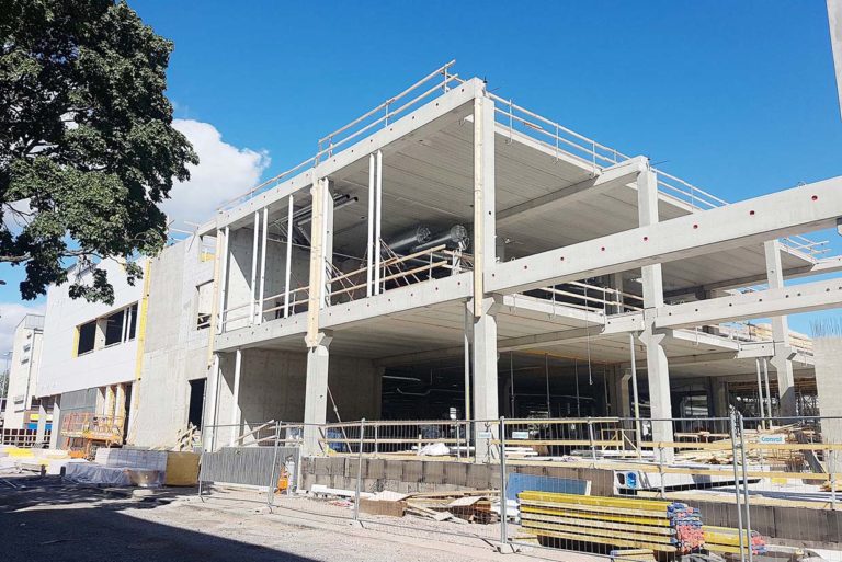 Pitäiskö tehdä  jotain?