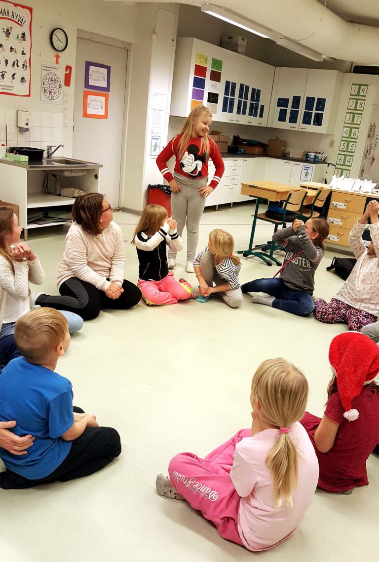Lohjan kouluissa toteutettava Teatteritaidetta kouluihin –hanke on pian puolessa välissä!