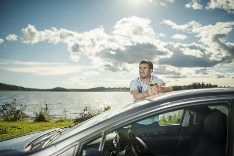 Juhannus tieliikenteessä: Katso liikenne-ennusteet, tietyöt ja kertaa turvallisen juhannusliikenteen tekijät