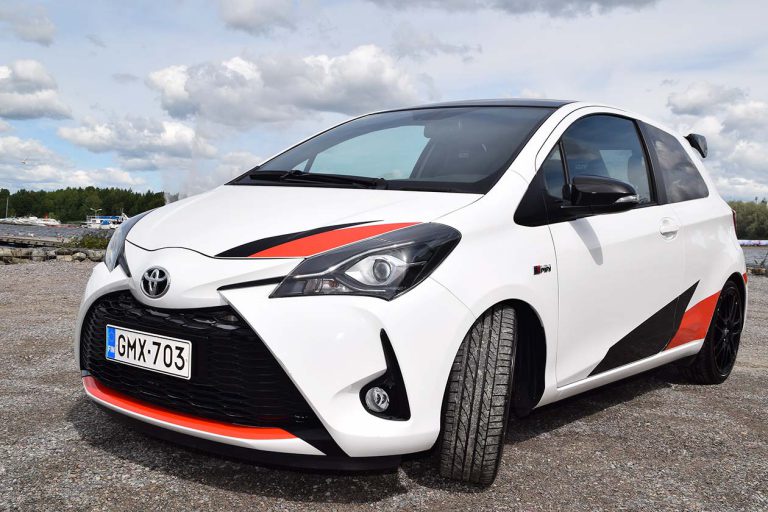 Toyota Yaris GRMN ja kameralaukku, osa 1