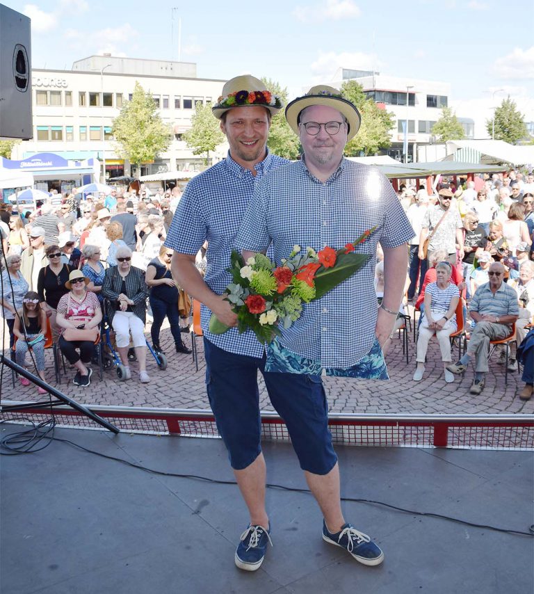 Laurinpäivää päästiin viettämään aurinkoisessa säässä