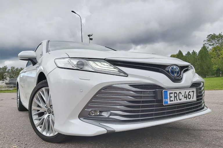Haluatko Toyotan premium tason henkilöauton?