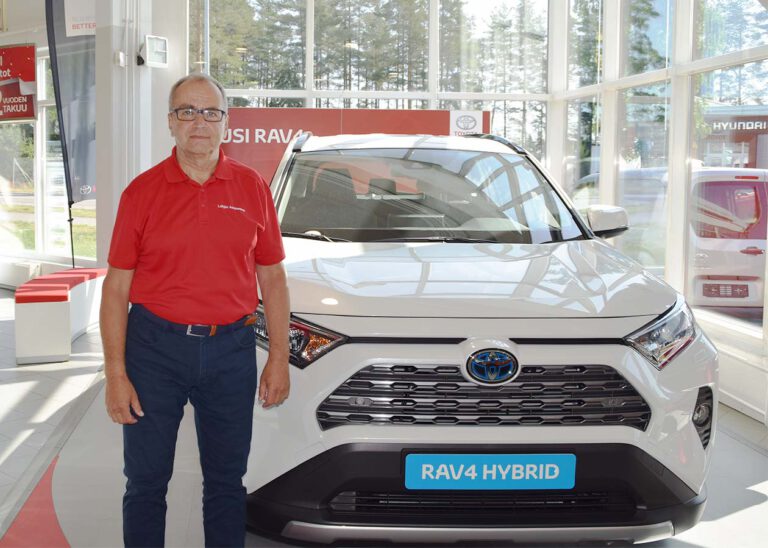 30 vuotta automyyjänä