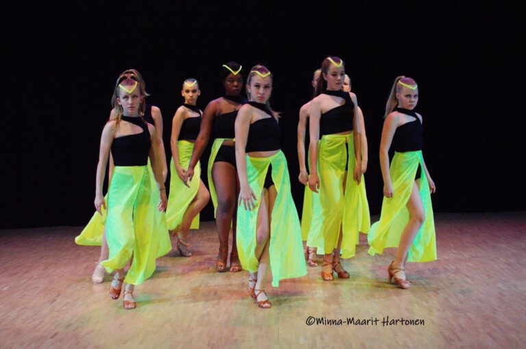 Tanssia – tanssikoulu Un Dos Tres