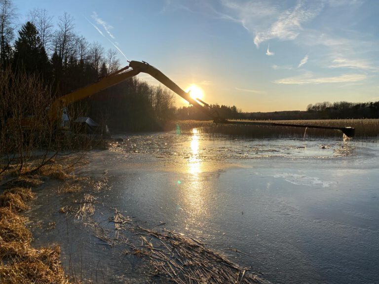 Eikö mökkirannassa uinti tai veneily suju? Ratkaisu voi löytyä ruoppauksesta