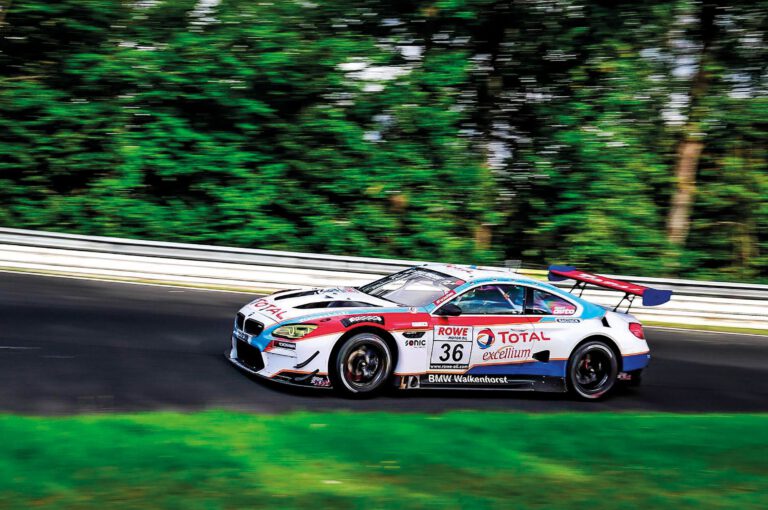 Sami-Matti Trogen ponnisti ammattilaiseksi maailman radoille