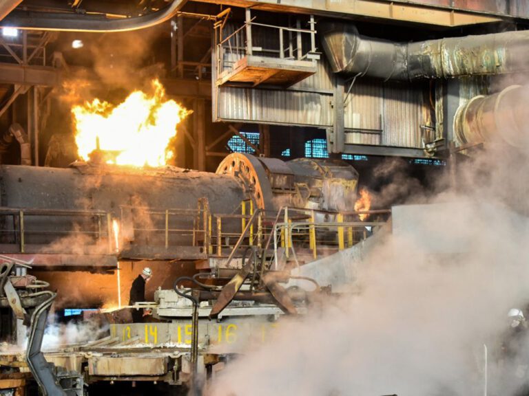 Venäjän Nornickel sulkee kuparitehtaansa vähentääkseen päästöjä Norjan ja Suomen raja-alueilla