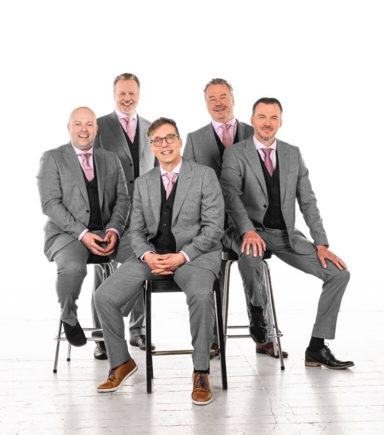 Tanhuhovilla asuntomessutanssit perjantaisin