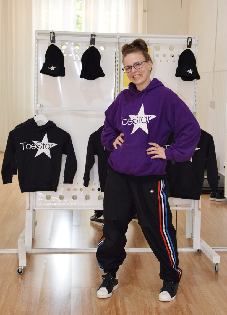 Yhden naisen tanssikoulusta yli 20 lajin tanssikouluksi