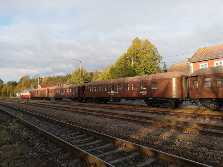 Syysretki Perinnejuna Valtterin matkassa Tammisaareen ja Hankoon