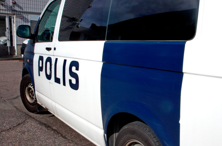 Festarilippupetokset, lähestymiskiellon rikkoja ja someen levitetyt vaaratilanteet poliisin pöydällä