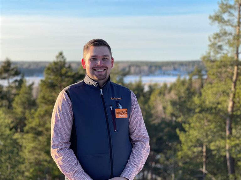 Timo Toivanen aloittaa kauppiasuransa K-Market Lohjanportissa