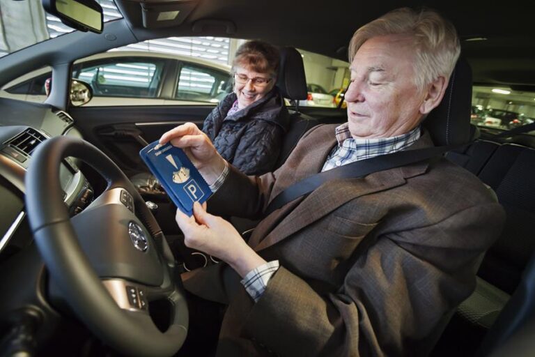 Pysäytä ja pysäköi turvallisesti oikeaan paikkaan