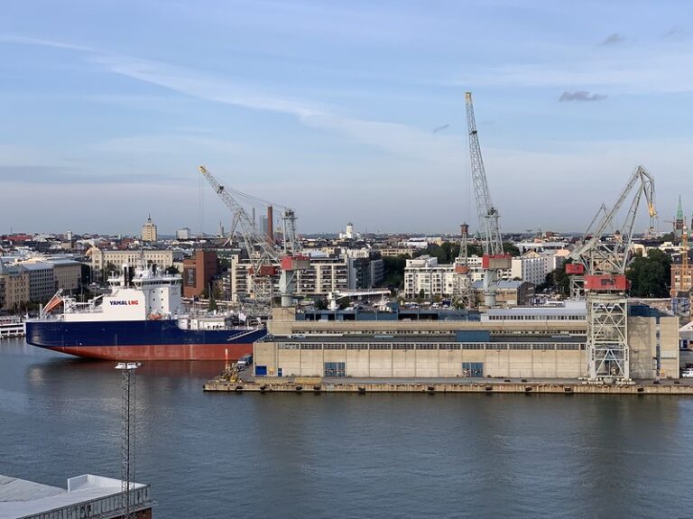 Suomen ensimmäinen Norilsk Nickelin jäänmurtaja odottaa rakennuslupaa