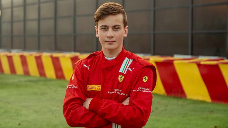 Tuukka Taponen valittiin Ferrari Driver Academyn-kuljettajaksi
