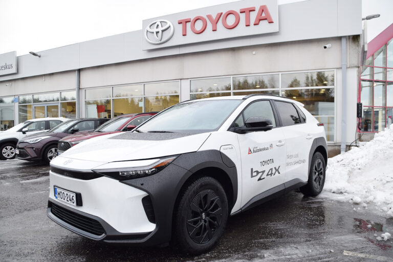 Toyotan sähköinen vallankumous etenee – uudet mallit haastavat autoilun tulevaisuutta