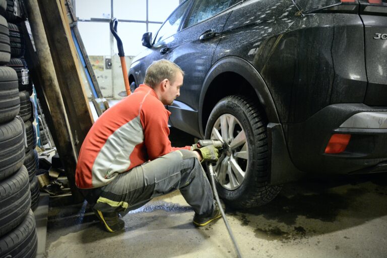 Renkaanvaihto on autoilijoille pian taas ajankohtaista