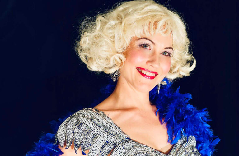 Musikaalikomedia Sugar – Piukat paikat tähdittää Lohjan Teatterin syksyä