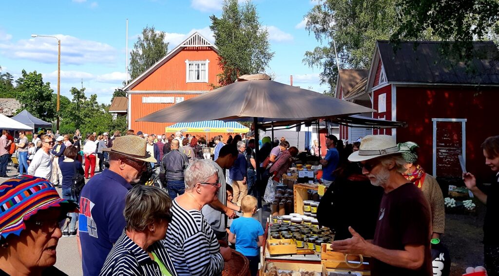 Karjalohjan elonkorjuutori