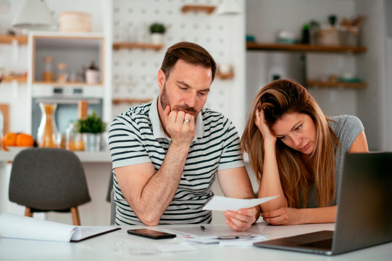 Muuta taloudellista maailmaasi: 11 tehokeinoa ”Raha ja talous – katso tästä muutamia vinkkejä oman taloudenhallinnan avuksi”