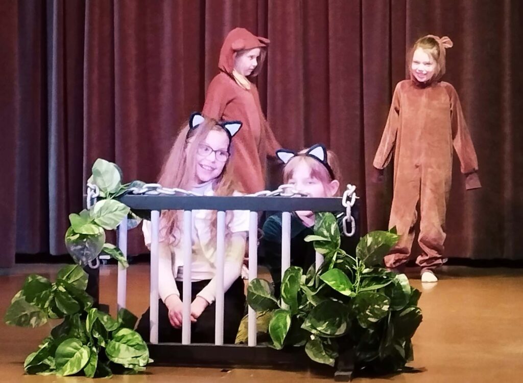 Kissaprinsessa jää orvoksi - näytelmä 2023