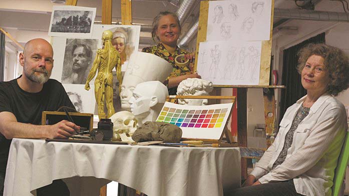 Kanneljärven Opiston kuvataideopettajat Jonas Gustavsson, Laura Pikarla ja Iiris Pessa.