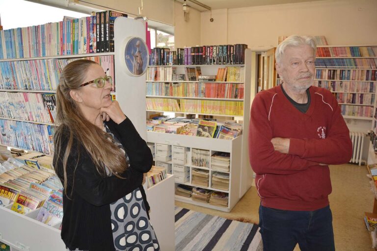 Eira Toivonen ja Jaska Salmi ovat pitäneet Lohjan antikvaarista kirjakauppaa 39 vuotta, mutta marraskuun loppuun mennessä kauppa tyhjenee.