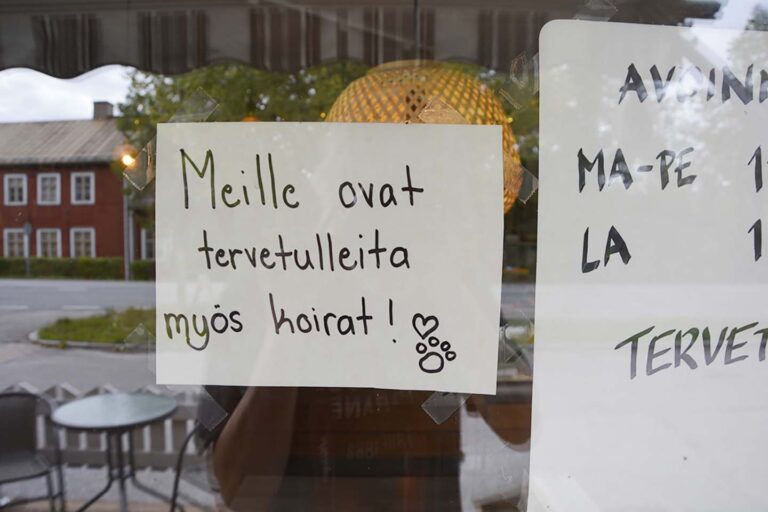 Koirat levittävät kahviloihin hyvää mieltä