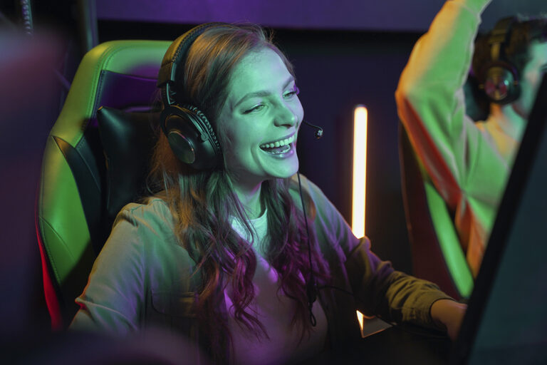 Pelaaminen: pelit, arvostelut, laitteet yms – mistä kaikesta pelaaminen koostuu