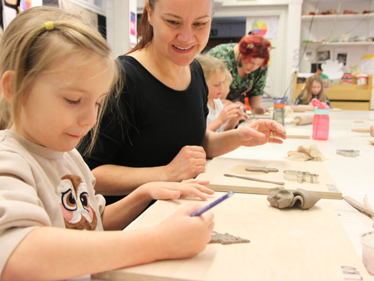 Suur-Seudun Osuuskauppa SSO on jakanut Kannustajat-ohjelman kautta jo yli 135 000 euroa paikalliseen, lasten ja nuorten hyvinvoinnin edistämiseen