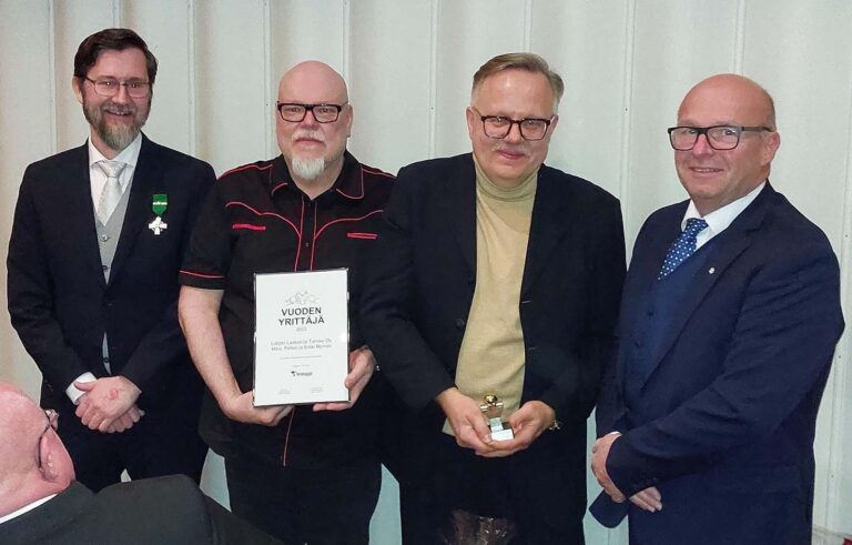 Lohjan Laakeri ja Tarvike Oy on lohjalainen vuoden Yrittäjä