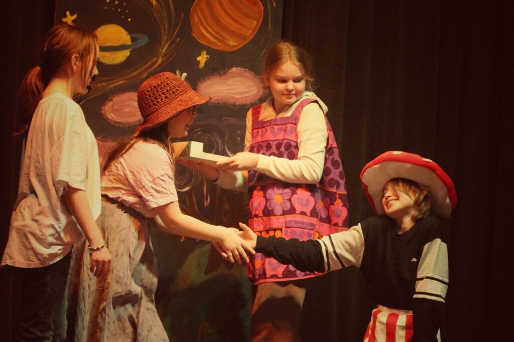 Leipuri ja kärpässieni esittäytyy