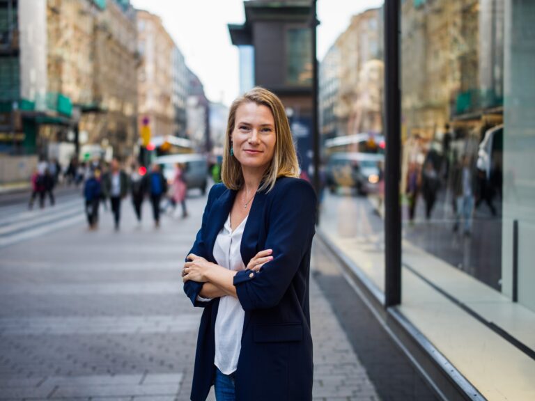 Hintadata osoittaa: Feikkialennuksia viime vuoden Black Weekiä enemmän – Katso havainnollistavat esimerkit