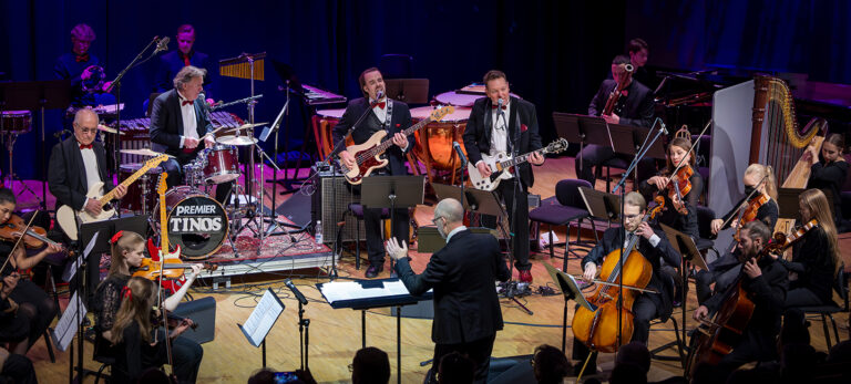 Tinos Joulun Lumoissa