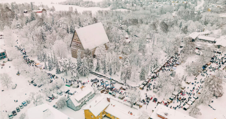 Lohjalla joulun odotus alkaa Menneen ajan joulumarkkinoista