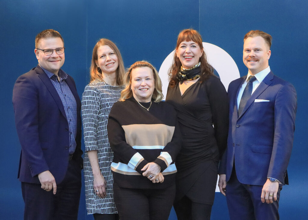 Kuvateksti: Johtoryhmässä Samu Rouhe, Satu Wennberg, Helena Ståhlberg, Katja Murfitt-Wrather ja  Ville Lundeqvist.