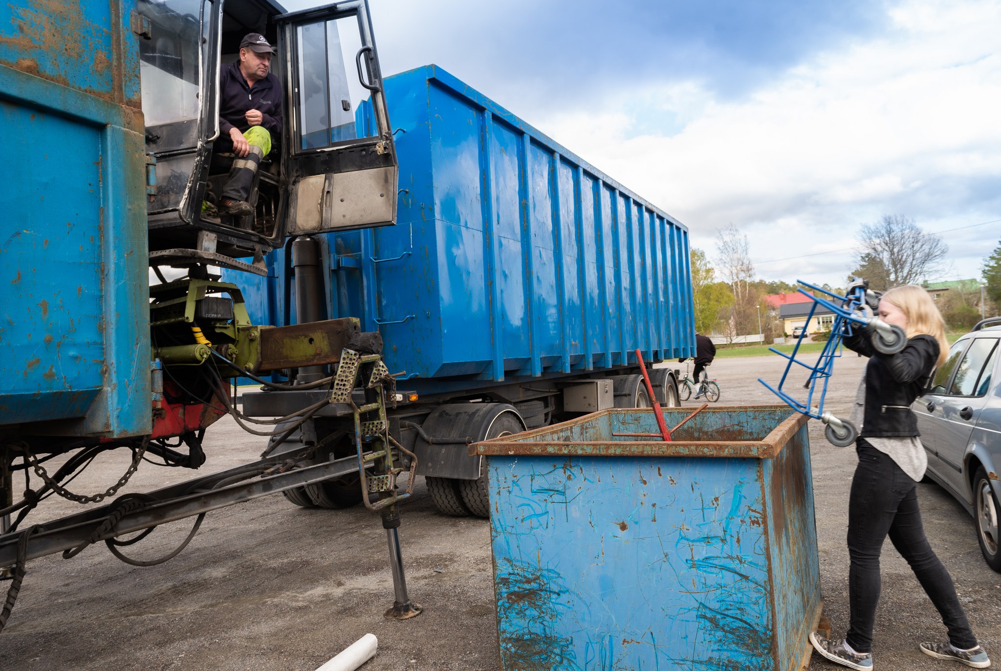Keräysauto Romulus ottaa vastaan metalliromua, kuten autonosia, pellinpaloja ja putkia. Kuva: Rosk'n Roll