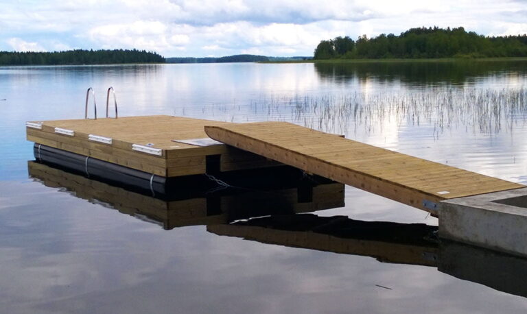 Uusi ponttoorilaituri tuo iloa ja arvoa rantaasi