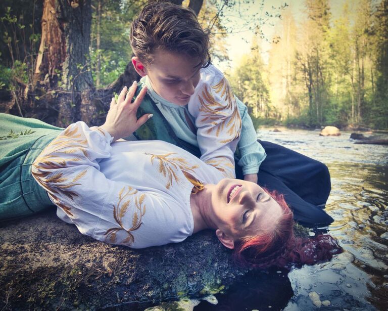 Kaksipäisen kotkan varjossa -musikaali KarkkilanTehdasnäyttämöllä