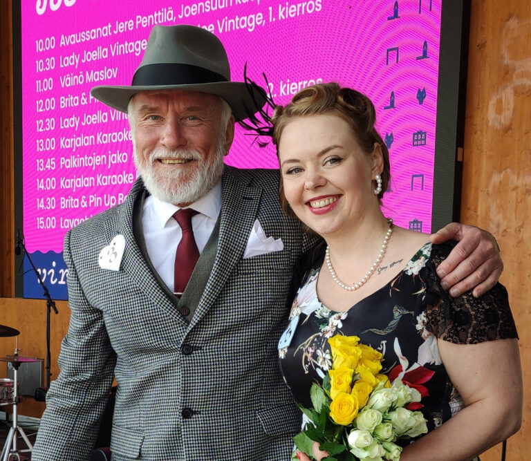 Joe Vintage 2025 päättyi aurinkoisiin tunnelmiin – mallikilpailun voittoon Suvi Eskelinen ja Kari Ketonen