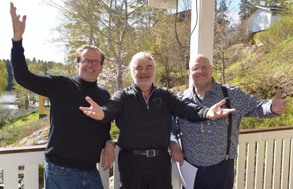 operart 20v. Kuvassa Operartin tenorit Jyrki Anttila, Raimo Sirkiä sekä Mika Pohjonen.