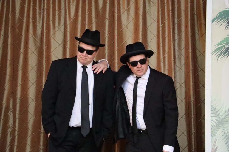 Mustion Linnan kesäteatterin komedia ”Hulvaton Elokuvan Historia” valloittaa