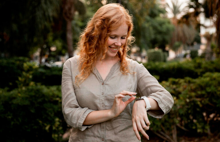 Telia: edulliset puhelimet kesän kärjessä