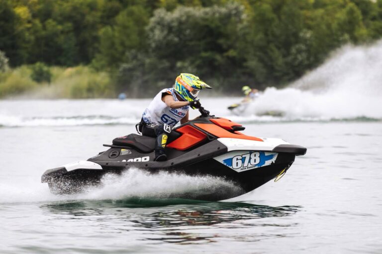 Euroopanmestaruus ja maailmanmestaruus heinä-elokuussa Jose Vainiolle