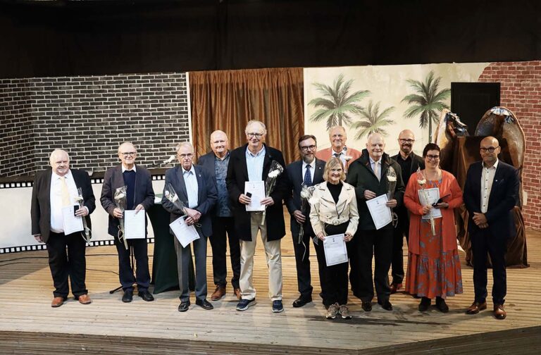 Länsi-Uudenmaan vesi ja ympäristö ry täytti 50 vuotta – ansioituneita vesiensuojelijoita palkittiin 