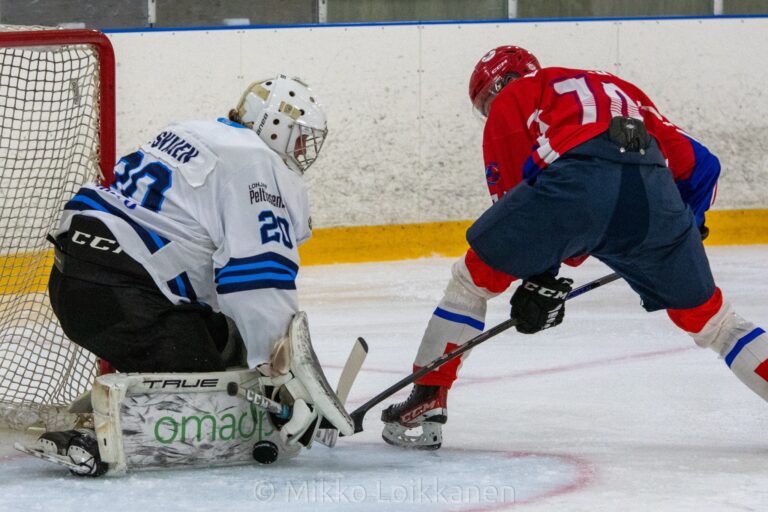 Harjun Kiekon kauden aloitus penkin alle