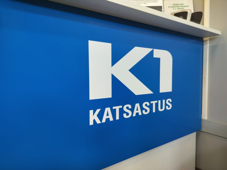 Myyntiä tehostava myymälä: Näin opasteet ja värit luovat täydellisen asiakaskokemuksen