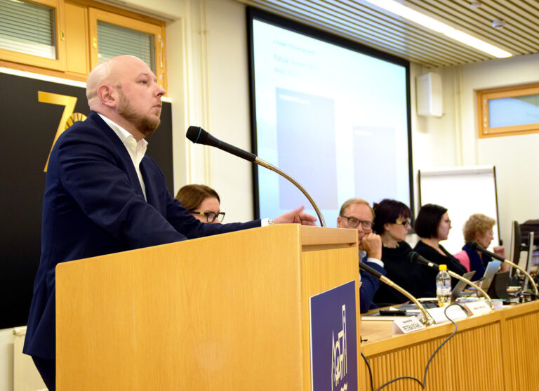 Valtuusto jatkoi Lohjan talouskurimusta ja päätti olla nostamatta ensi vuoden veroprosentteja